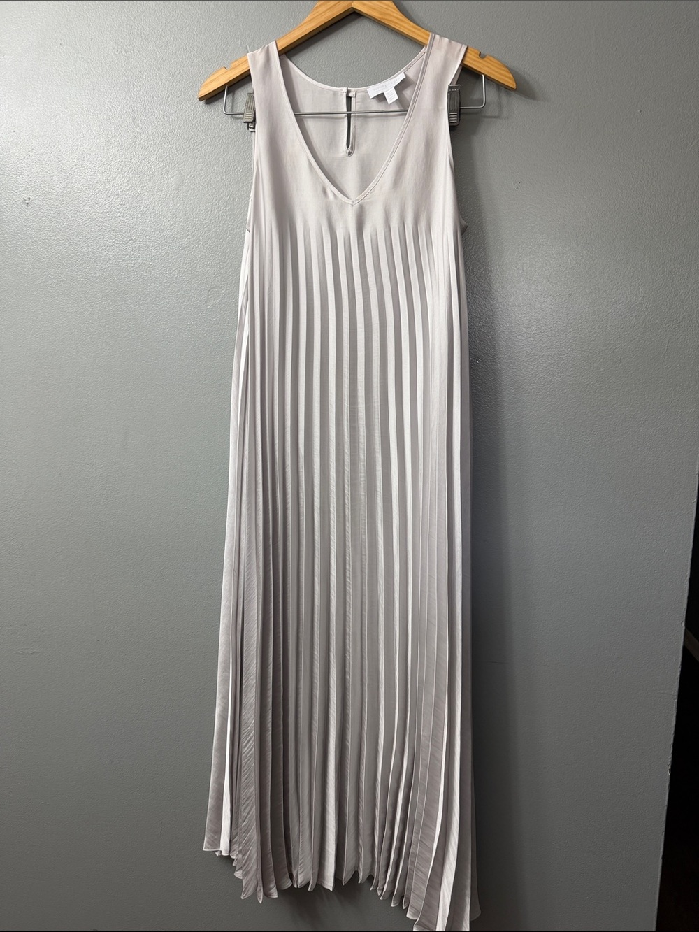 The white label pleated light, gray silver slip dress 4